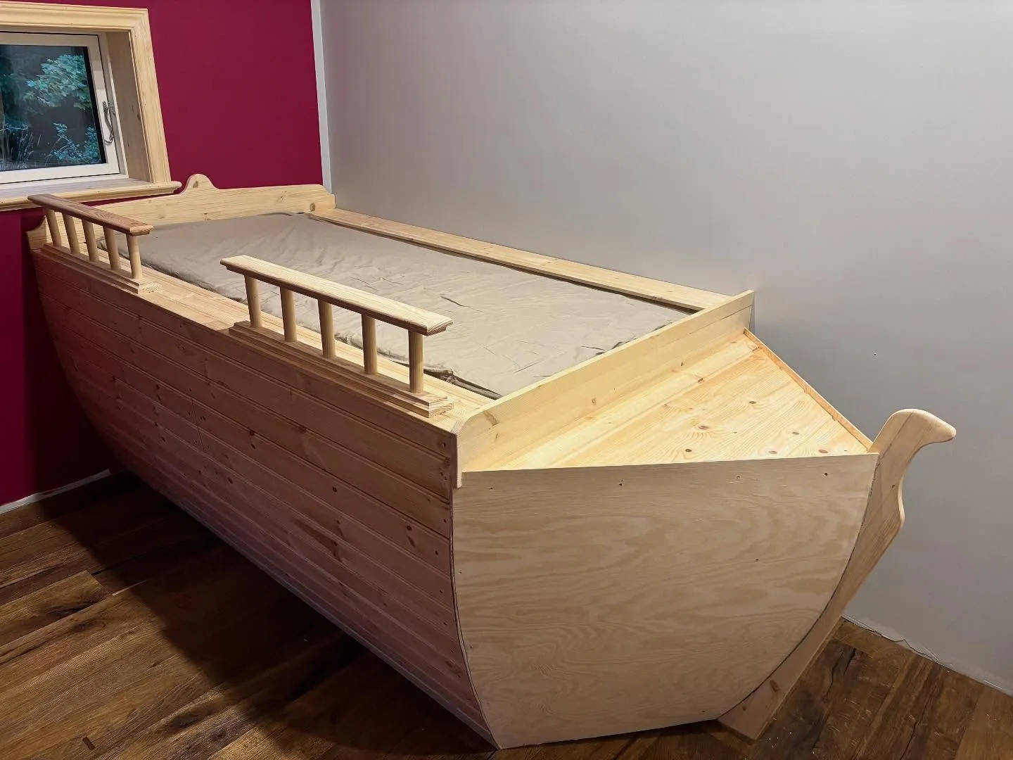 Vikingaskepp färdigt